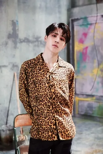 BTS / Jimin / Above-the-knee / Black costume / Leopard pattern