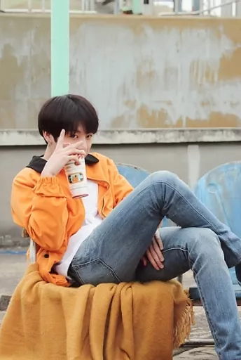 防弾少年団 bts ジョングク ライブフォト 生写真 オヌル 展示会 HYBE INSIGHT] Jung Kook Exhibition 'GOLDEN : The Moments' IN