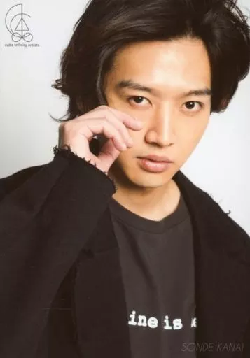 Official photo (male) / actor Sonde Kanai / Bust Up / Costume
