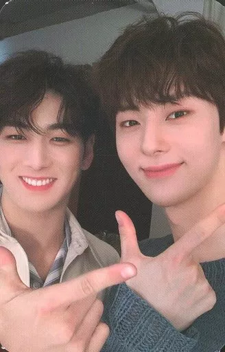 NU' EST / Bek-ho (BaekHo) ・ Min-hyun (MinHyun) / Costume white