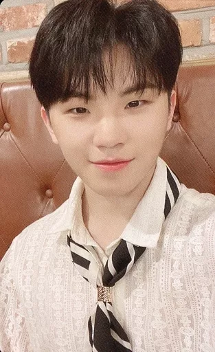 WOOZI / Uji / Both Arms Hanging / 