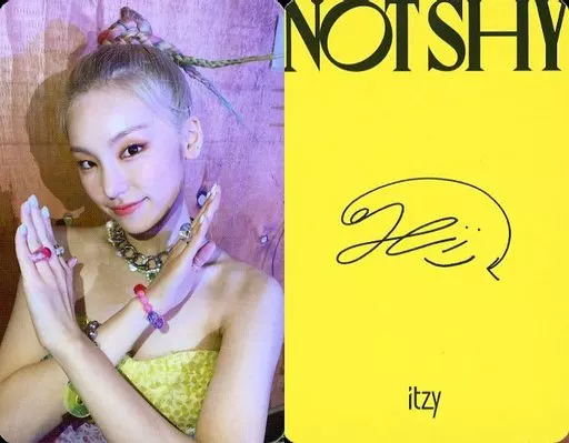 ITZY/YEJI / Yellow back / CD 