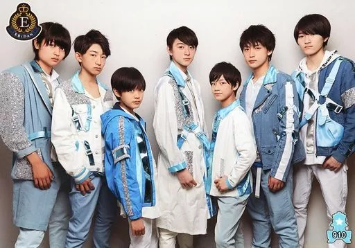 910 : 910 : BATTLE BOYS / Gather (7 persons) / Horizontal / Ebidan