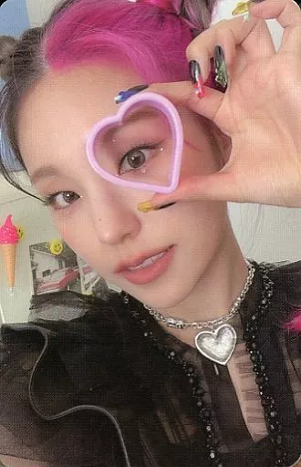 Itzy / YEJI (Yeji) / CD Itzy / YEJI (Yeji) / CD