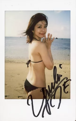 藤木由貴　直筆サイン入りチェキ【希少】　Fujiki Yuki Official photo (female) / Gravure idol ☆ Yuki Fujiki / with