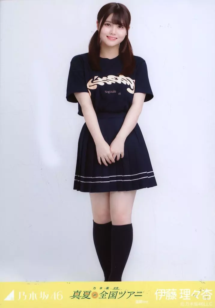 生写真(乃木坂46)/アイドル/乃木坂46 伊藤理々杏/全身/乃木坂46
