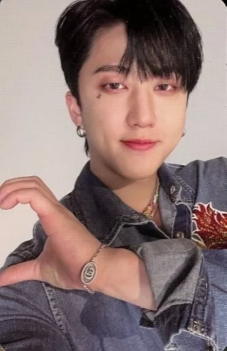 Collection Card (Male) / Special photo card included in CD
