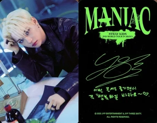 Stray Kids/Felix / Black on the back, printed with signature Stray Kids/Felix / Black on the back, printed with signature