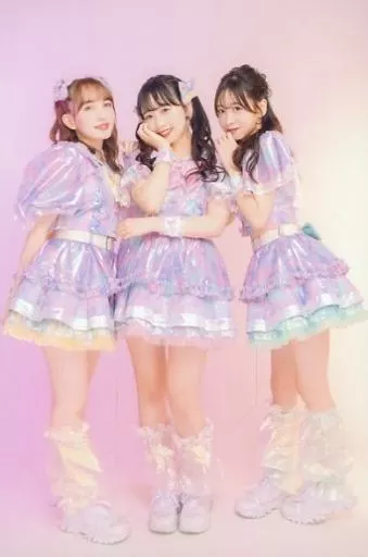 FRUITS ZIPPER / Yui Sakurai, Noel Hayase, Karen Matsumoto
