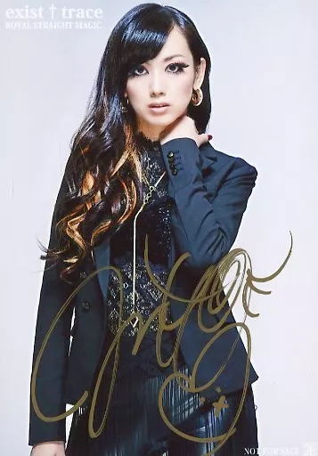 Official photo (female) / visual kei band / exist † trace