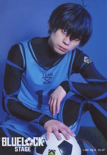 生写真(男性)/俳優 竹中凌平(潔世一)/座り・キャラクターショット/舞台