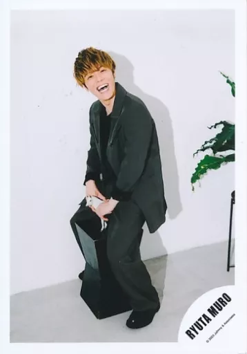 室龍太オフショット公式写真