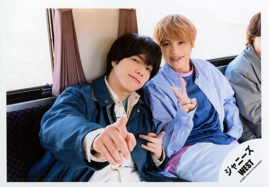 ジャニーズWEST中間淳太×重岡大毅8頁切り抜きの通販 by 即購入前
