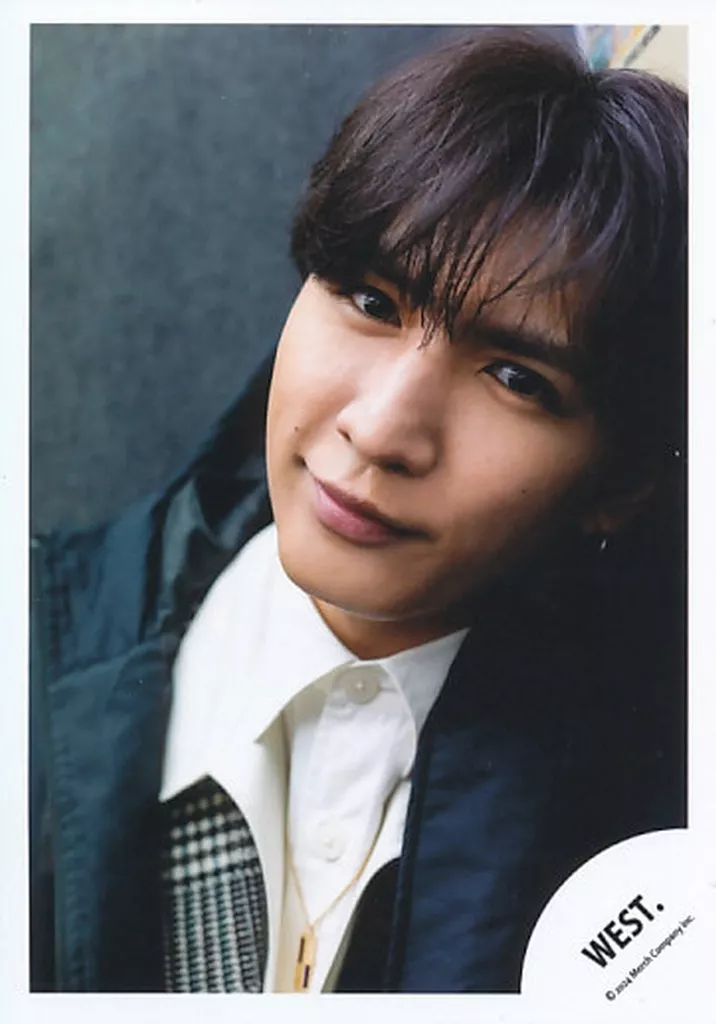 藤井流星 ジャニーズWEST WEST. 公式写真 ① ソロ 個人のみ WEST. 藤井