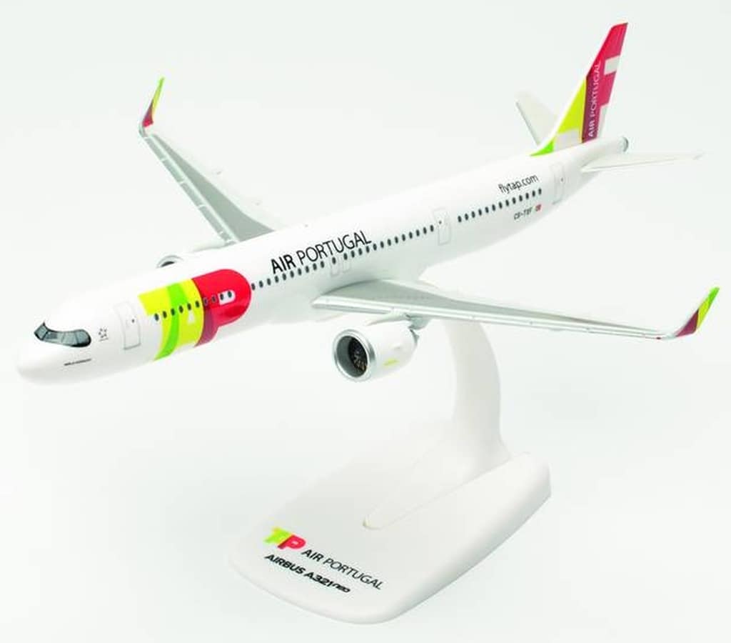 Herpa Miniatura del avión Tap Air Portugal Airbus A321LR - CS-TXF Amália Rodrigues - Snap-Fit, Escala 1/200, Modelo prefabricado, maqueta de colleción, modelismo, Avion con Soporte, Figura plástico