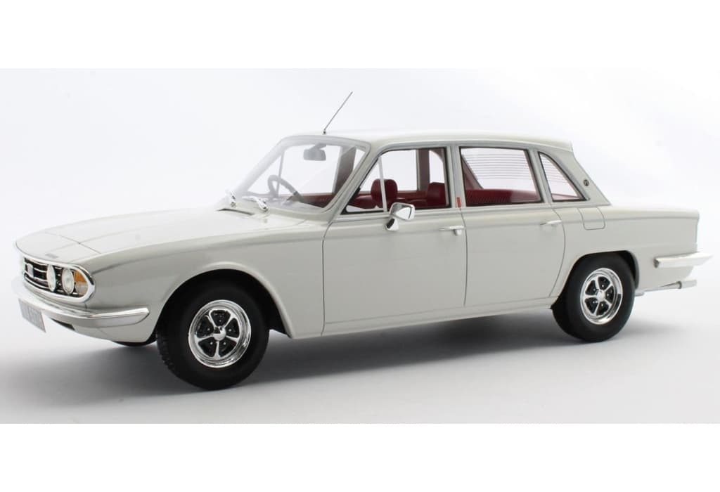 1/18 Triumph 2500 PI 1969-77 (White) [CML1881] | Toy Hobby 