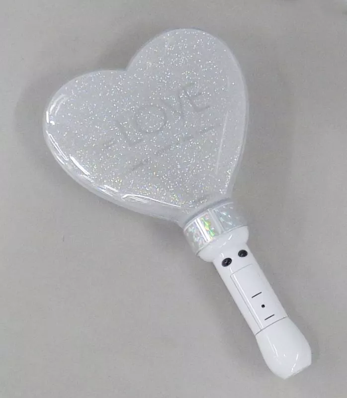 Accessories (Female) Equal Love (= LOVE) official heart-shaped