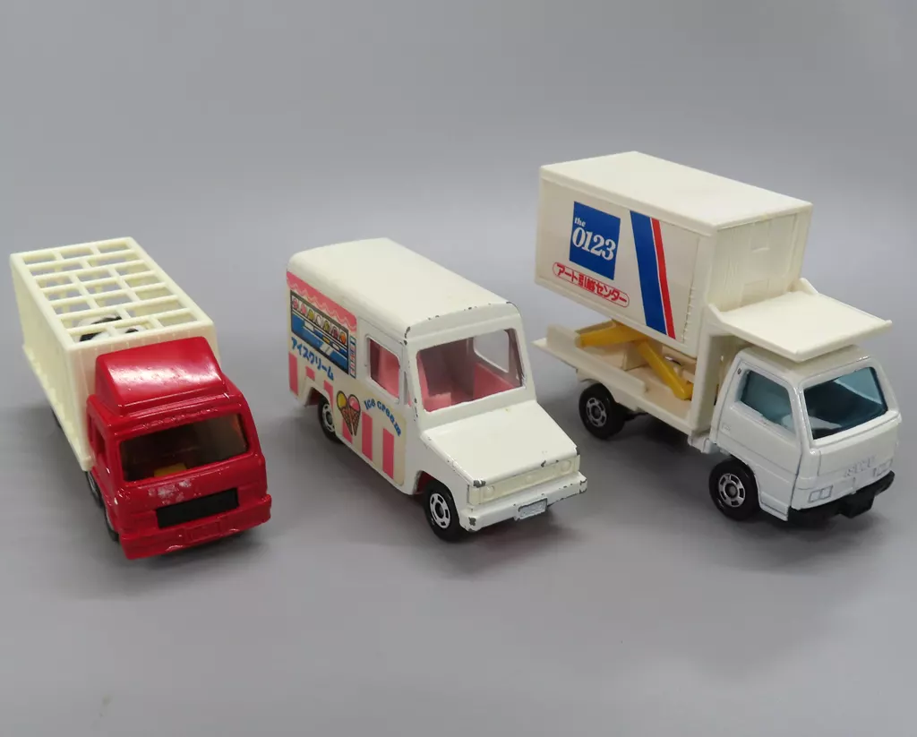 ミニカー　[破損品] 運搬車セット(4台セット) 「トミカ」 [264736] ミニカー [破損品] 運搬車セット(4台セット) 「トミカ」 [264736