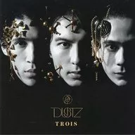DUSTZ / Trois