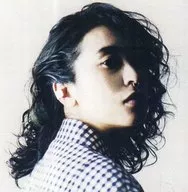 Cuadrado de bronce Verdad / oar