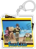 "SAND LAND Trading Acrílico Key Holder" (Caminando)