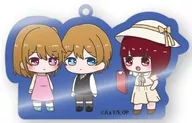 Aqua & Ruby & Kana Arima (cuando era un actor infantil) : "Mi hijo favorito, un llavero acrílico brillante"