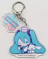 Hatsune Miku x Cinnamoroll "Peer Pro Character Connector x Sanrio Character Connector's Acrylic Key Holder" FamilyMart limited