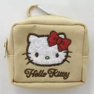 ハローキティ カラビナ付きミニポーチ 立体アップリケ刺繍 「サンリオキャラクターズ」
