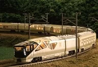 1/150 E001形＜TRAIN SUITE 四季島＞ 4両基本セット [10-1889]