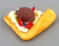 Banana Berry "1/12 Crepe Shop in Trendy Town"