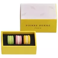 3 macaroons "Pierre Hermé Paris Miniature Collection"