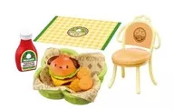 7. Yokubari Burger Set! "A little Yorimichi ポチャッコカフェ"