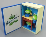 Aliens Eat Cookies "POPMART Disney/Pixar Toy Story Andy's Room Series Scene Set"