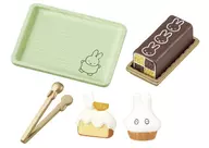 1.当店人気のケーキ 「miffy sweets shop」