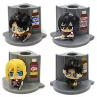 Soporte de pluma con figura de juego de 4 tipos "Lipovitan Series x Ataque a los Titanes" 2014 productos de campaña