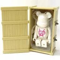 BE @ RBRICK - Bear Brick - 100% Kill Bill (Love Bride version) "DVD Kill Bill Vol. 2" with a coffin case included in the premium box