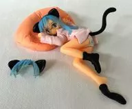 Figura adjunta para "Neko Neko Pants", una chica con orejas de gato