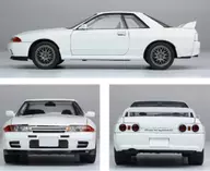1/32 Nissan Skyline GT-R V SpecII (Crystal White) "Automobile Kit Series" [MN05]