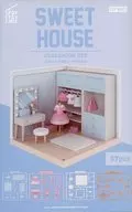 SWEET HOUSE CLOAKROOM SET - Roman Small Room Vestuario Room Set - POPTOY HOUSE