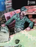 1/35 WWII ドイツ ヘッツァー駆逐戦車乗員#2 後方確認 レジンキャストキット [DMF35099]
