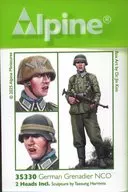 1/35 WWII ドイツ MP40を持つ装甲擲弾兵下士官 レジンキャストキット [AM35330]