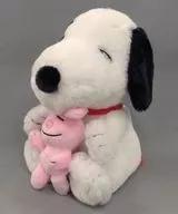 Snoopy Premium gimmick Usagi to Hug Plush toy "PEANUTS"