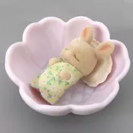 5.みるくウサギの小さい赤ちゃん 「シルバニアファミリー 赤ちゃん＆お花のベッドセット」 シルバニアファミリーくじ景品