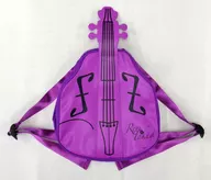 "Momoiro Christmas 2018 DIAMOND PHILHARMONY -The Real Deal -" Una mochila de violín (púrpura) interpretada en la espalda por Reni Takajo (Momoiro Clover Z).