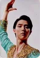 Yuzuru Hanyu (front / right hand raised) original card file 7-ELEVEN convenience stores limited Lotte targeted chewing gum Purchase benefits