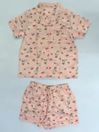 総柄 ちいかわたちの夏休み サテンパジャマ(半袖＆ショートパンツ) ピンク 女性用Mサイズ 「ちいかわ なんか小さくてかわいいやつ×GU」
