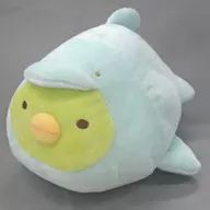 "Sumikko Gurushi" é um brinquedo de pelúcia que se parece com uma criatura selvagem.