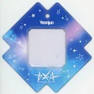 8. フォトシールケース 「TOMORROW X TOGETHER ビジュアルシール入りフォトケース」