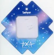 10. フォトシールケース 「TOMORROW X TOGETHER ビジュアルシール入りフォトケース」