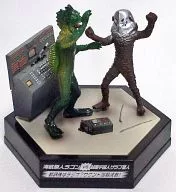 ラゴンvsザラブ星人/翻訳機はラジオ? サウンド誤解決戦! 「怪獣大決闘 ウルトラパノラマファイト」  